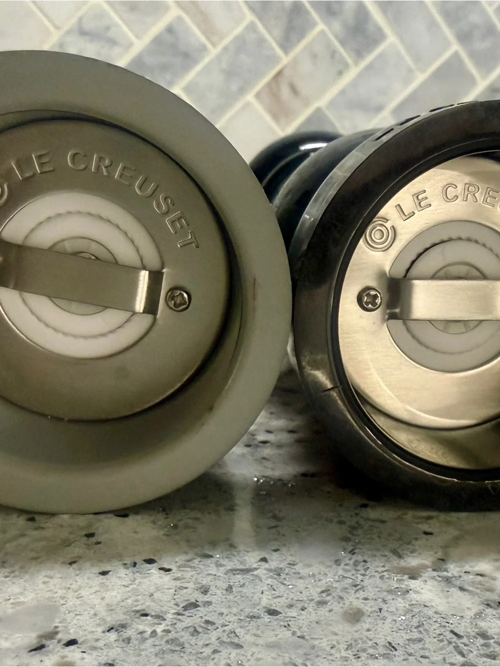 Le Creuset large Black and Grey Pepper & Salt Grinding mill set. NEW NEVER USED